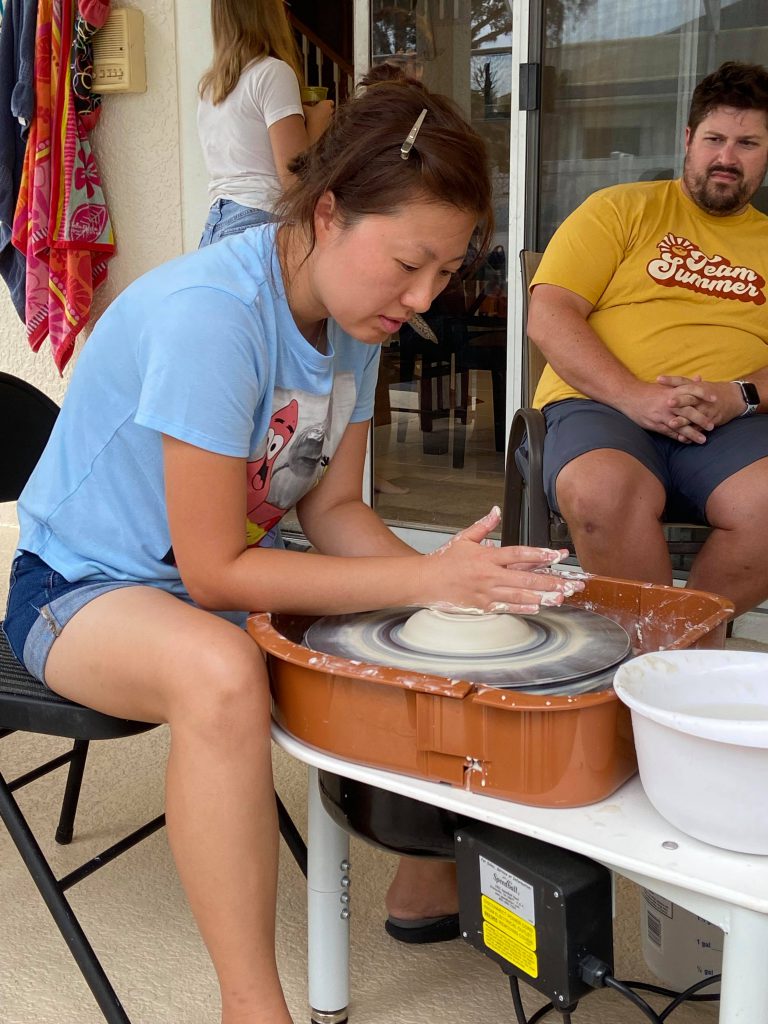 Single pottery wheel lesson