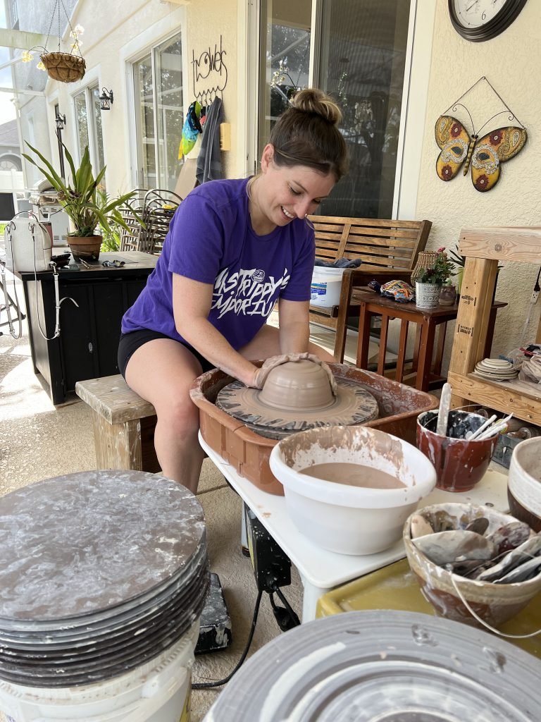 Single pottery wheel lesson