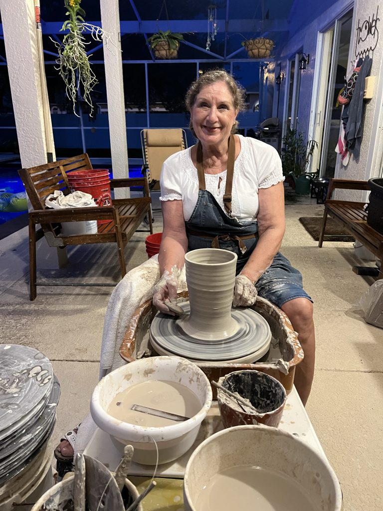 Single pottery wheel lesson